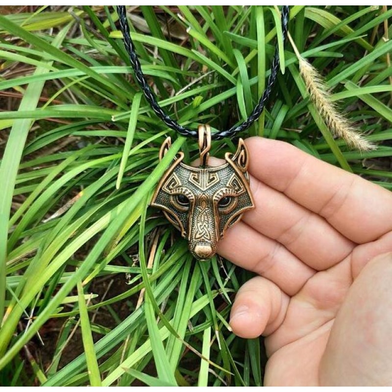 Norse Wolf Head Necklace - Dilutee.com